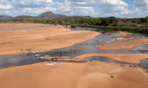 The Mozambique Council of Ministers is considering a massive project along  the Lurio River in northern Mozambique without consulting the estimated 500,000 affected people in the project area.  Photo: Flickr/Stig Nygaard